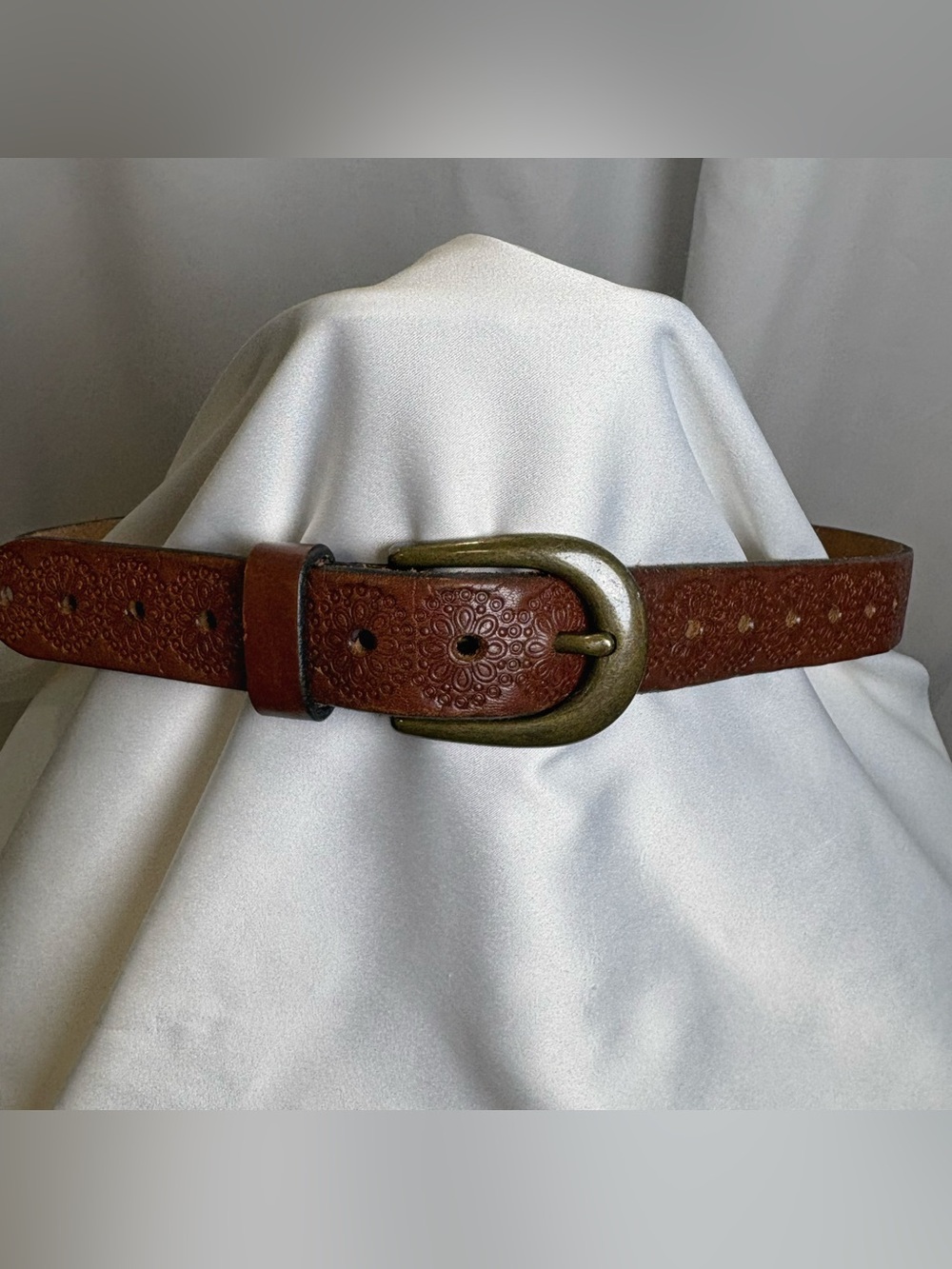 Fossil Brown Tooled Floral Leather Belt - Size Small - EUC